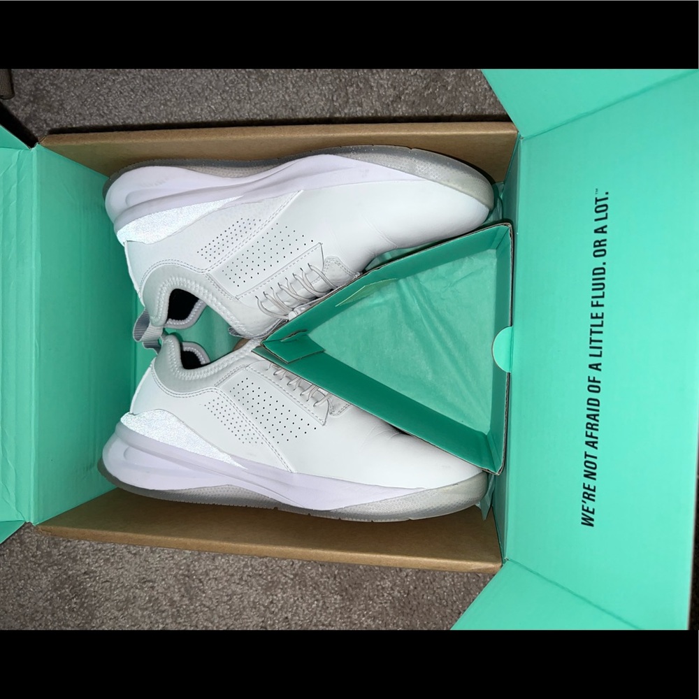 Brilliant White Clove Nursing Shoes